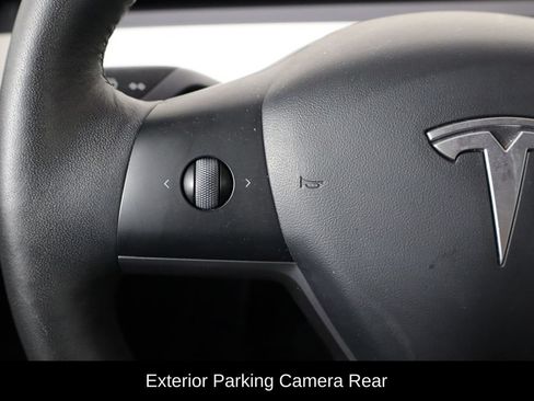 Used 2022 Tesla Model Y Long Range AWD/4WD image 8