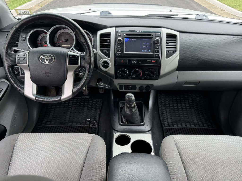 Used 2013 Toyota Tacoma 4x4 Access Cab V6 w/ SR5 Pkg image 2