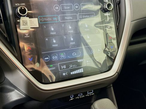 Used 2025 Subaru Crosstrek 2.0i Premium image 18