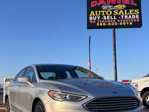 Used 2018 Ford Fusion Titanium AWD/4WD image 2