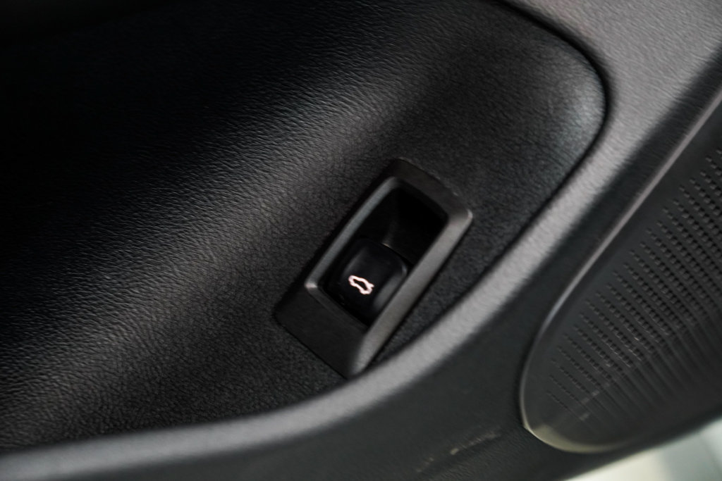 Used 2023 BMW i4 eDrive40 RWD image 49