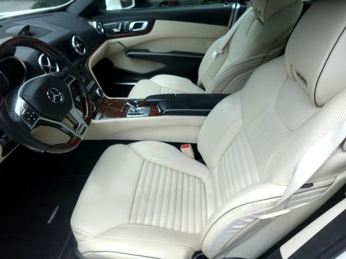 Used 2014 Mercedes-Benz SL 550 image 12