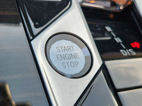 Certified 2024 BMW X7 xDrive40i w/ Executive Package image 23