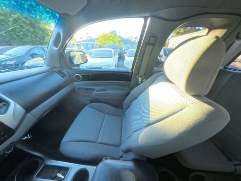 Used 2014 Toyota Tacoma 4x4 Access Cab V6 image 26