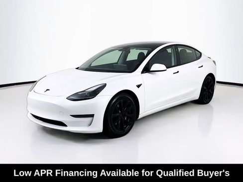 Used 2023 Tesla Model 3 Standard Range RWD image 3
