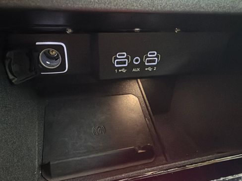 Used 2024 Jeep Wagoneer Series II AWD/4WD image 29