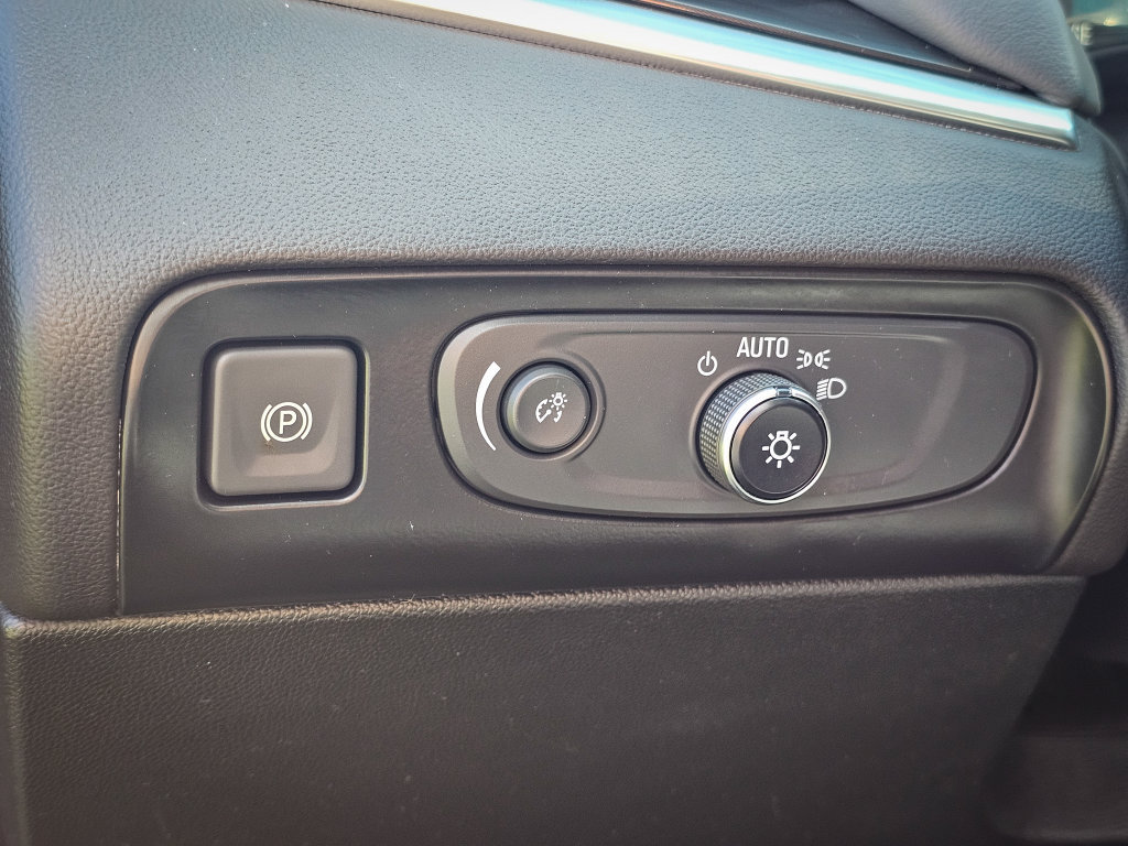 Used 2018 Buick Enclave Essence FWD image 15