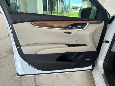 Used 2019 Cadillac XTS Luxury w/ Driver Awareness Package FWD image 10