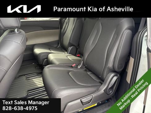 New 2026 Kia Carnival EX image 22