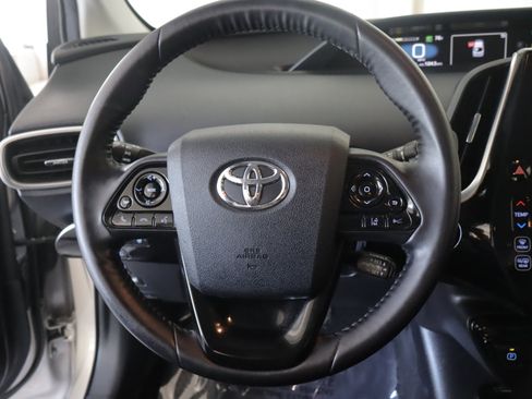 Used 2021 Toyota Prius Prime XLE FWD image 13
