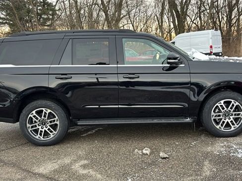 New 2025 Ford Expedition Active image 29