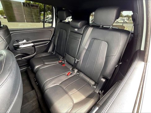 Used 2021 Mercedes-Benz GLB 250 image 30