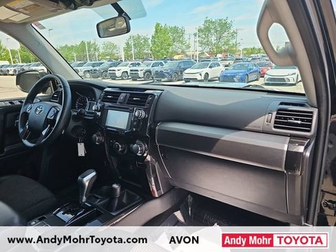 Used 2019 Toyota 4Runner TRD Off-Road AWD/4WD image 37