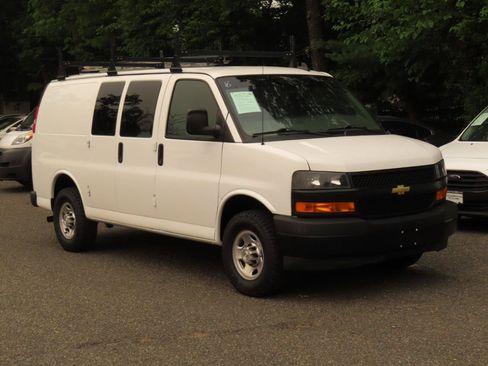 Used 2021 Chevrolet Express 2500 w/ Driver Convenience Package RWD image 8