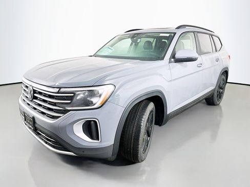 New 2026 Volkswagen Atlas SE image 3