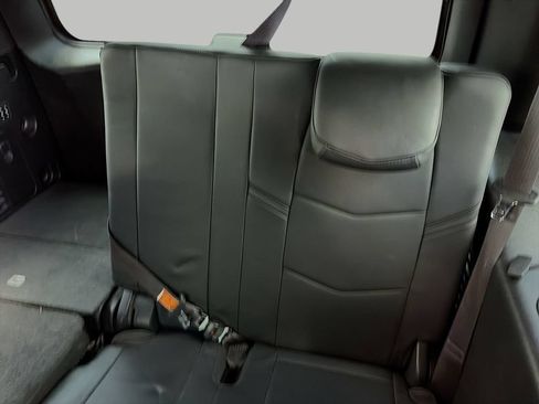 Used 2015 Cadillac Escalade Platinum AWD/4WD image 15