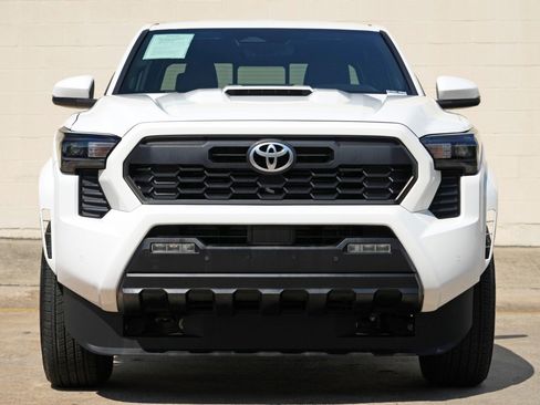Used 2024 Toyota Tacoma TRD Sport w/ TRD Sport Upgrade Package RWD image 7