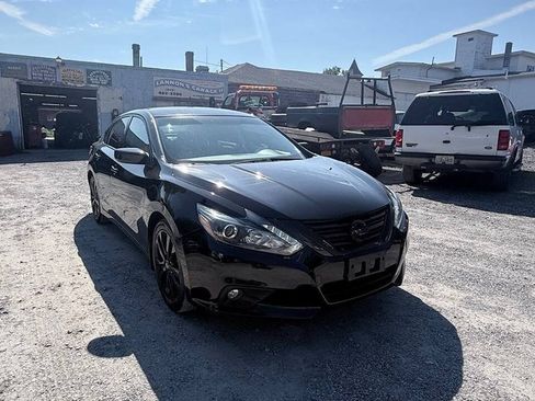 Used 2017 Nissan Altima 2.5 SR w/ Midnight Edition Package FWD image 7