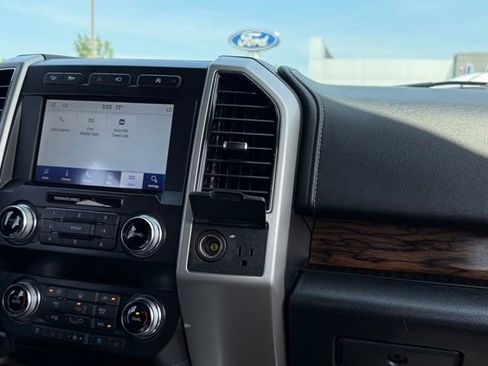 Used 2019 Ford F150 Lariat w/ Equipment Group 502A Luxury AWD/4WD image 29