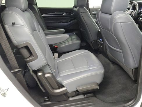 Used 2024 Buick Enclave Premium image 10