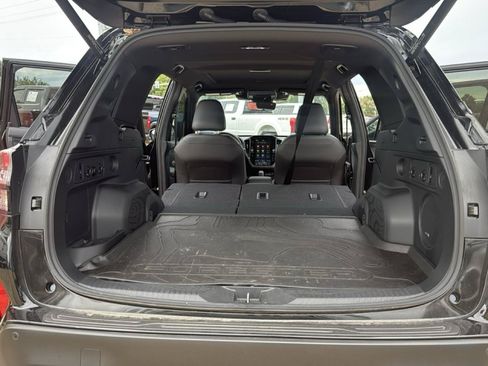 Used 2025 Subaru Forester Limited w/ Popular Package AWD/4WD image 12