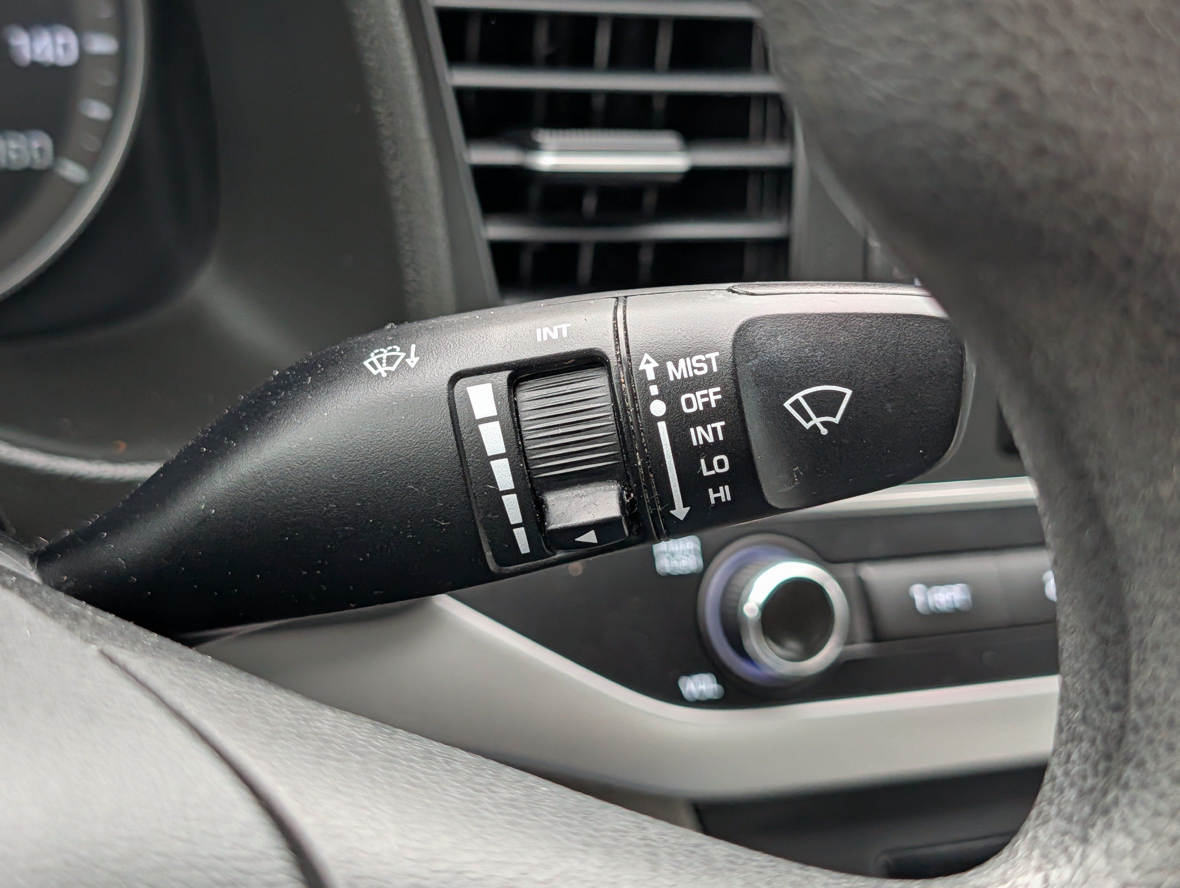 Used 2017 Hyundai Elantra SE FWD image 30