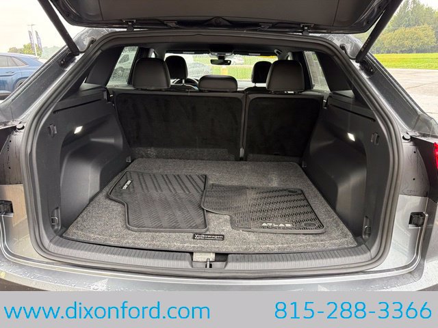 Used 2024 Volkswagen Atlas Cross Sport SE AWD/4WD image 25