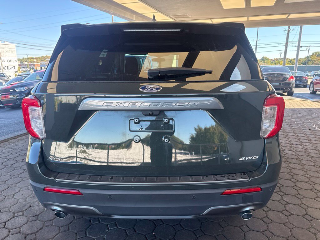 Used 2023 Ford Explorer XLT w/ Equipment Group 202A AWD/4WD image 7
