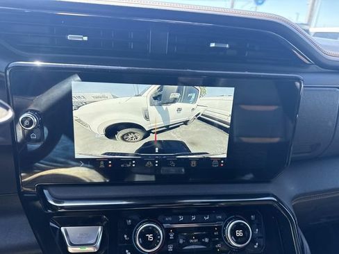 Used 2024 GMC Sierra 2500 AT4 w/ AT4 Premium Plus Package AWD/4WD image 28