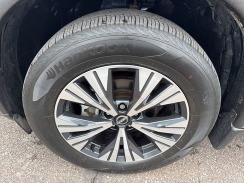 Certified 2023 Nissan Rogue SV w/ SV Premium B Package AWD/4WD image 32
