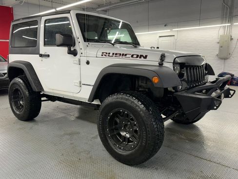 Used 2015 Jeep Wrangler Rubicon w/ Dual Top Group AWD/4WD image 5