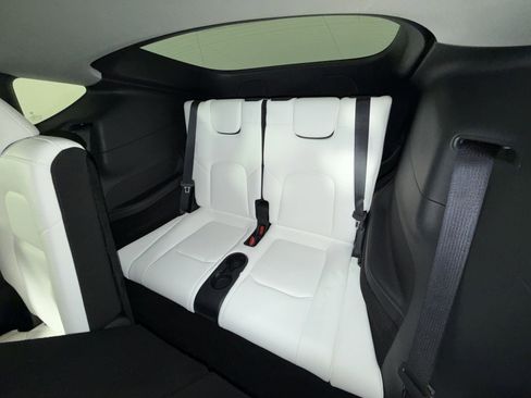 Used 2023 Tesla Model Y Long Range image 26