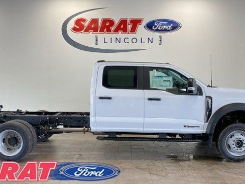 New 2025 Ford F550 4x4 Crew Cab Super Duty image 8