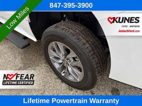 Used 2025 Toyota Sienna LE image 24