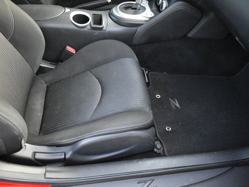 Used 2015 Nissan 370Z Coupe image 26