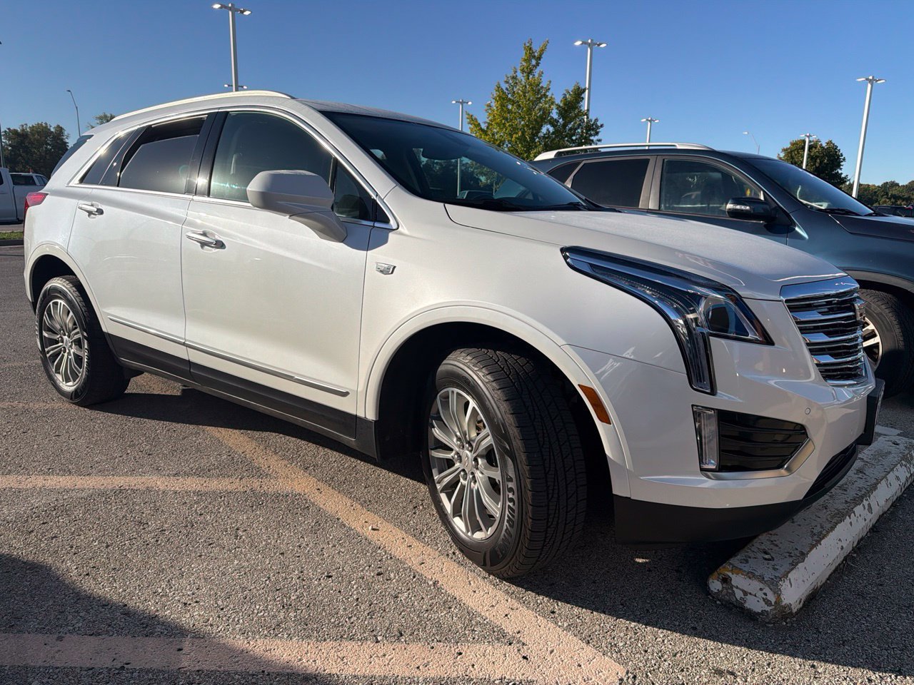 Used 2019 Cadillac XT5 Luxury AWD/4WD image 3