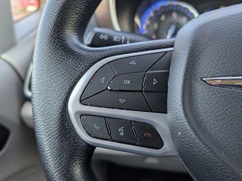 Used 2021 Chrysler Voyager Lxi image 22