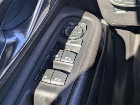 Used 2023 GMC Terrain SLT image 26