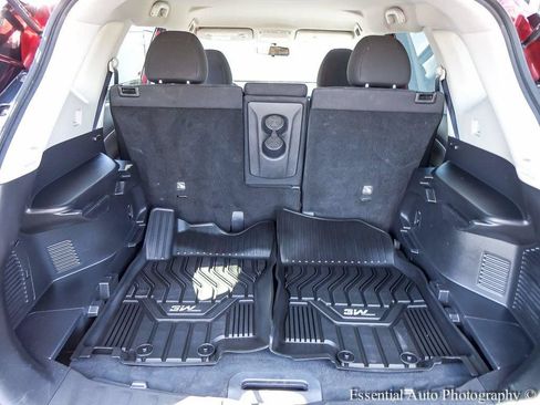 Used 2016 Nissan Rogue S w/ Appearance Package FWD image 19