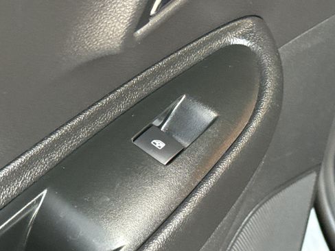 Certified 2019 Chevrolet Trax LT w/ Redline Edition FWD image 29