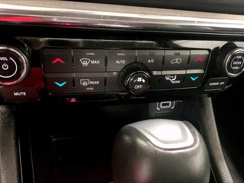 Used 2023 Jeep Compass Limited image 25