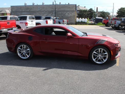 Used 2022 Chevrolet Camaro SS w/ Design Package 2 RWD image 4