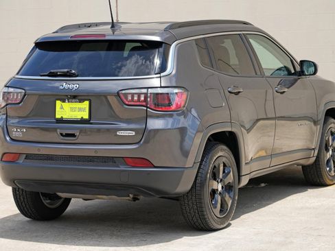 Used 2020 Jeep Compass Latitude w/ Cold Weather Group AWD/4WD image 47