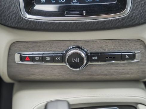 Certified 2023 Volvo XC90 B6 Plus AWD/4WD image 24