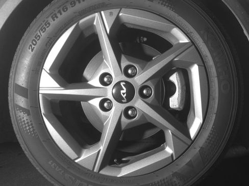 Used 2025 Kia K4 LXS image 13