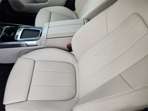 New 2026 Mercedes-Benz GLB 250 4MATIC image 8