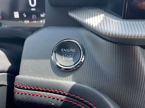 Used 2025 Ford Explorer ST image 31