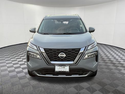 Used 2023 Nissan Rogue SL w/ SL Premium Package image 2