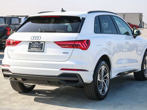 Used 2025 Audi Q3 2.0T Premium w/ Convenience Plus Package AWD/4WD image 7