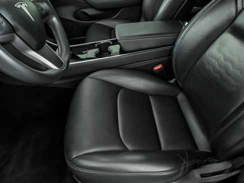 Used 2018 Tesla Model 3 Mid Range RWD image 15